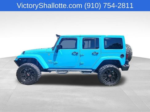 Used 2018 Jeep Wrangler Unlimited Sahara AWD/4WD image 11
