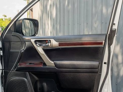 Used 2014 Lexus GX 460 w/ Premium Package AWD/4WD image 43