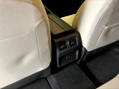 Used 2023 Nissan Rogue SV image 10