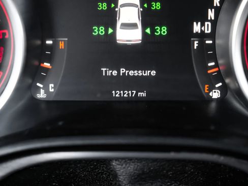 Used 2015 Dodge Challenger R/T Plus image 22