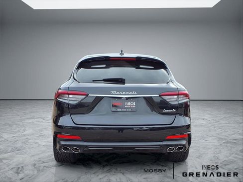 Used 2023 Maserati Levante Modena image 6