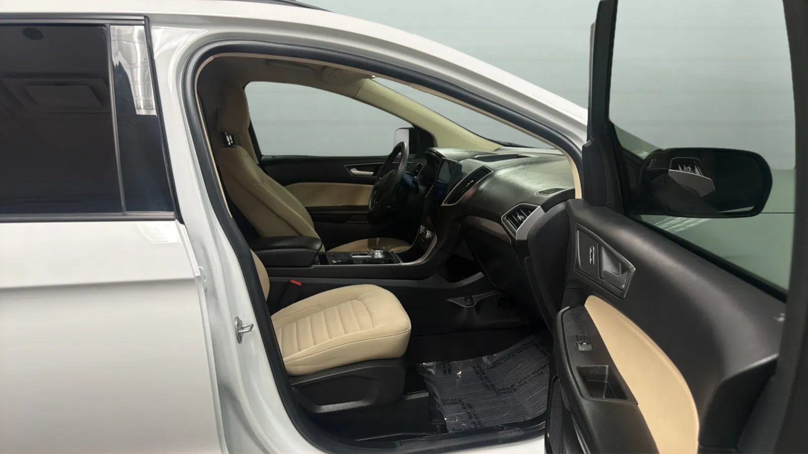 Used 2022 Ford Edge SE w/ Black Appearance Package AWD/4WD image 21