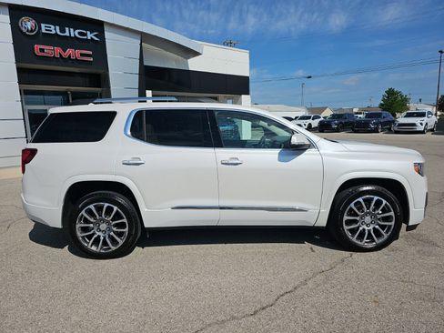 Used 2023 GMC Acadia Denali w/ Denali Ultimate Package AWD/4WD image 8