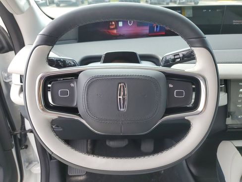 New 2025 Lincoln Navigator Reserve AWD/4WD image 24