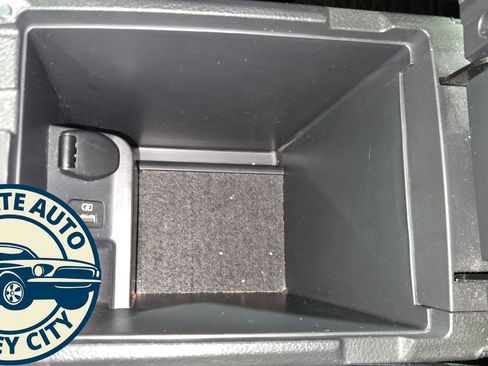 Used 2018 Nissan Rogue SV image 22