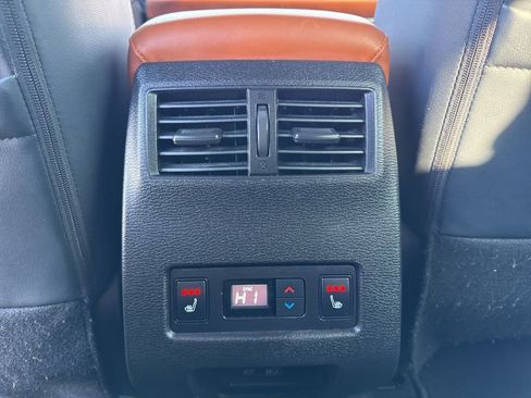 Used 2022 Mitsubishi Outlander SEL image 15