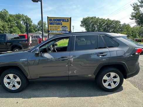 Used 2019 Toyota RAV4 XLE w/ Convenience Package AWD/4WD image 8