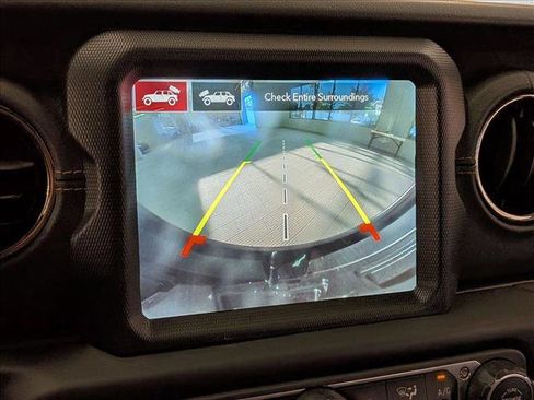 Used 2023 Jeep Wrangler Unlimited Sahara image 18