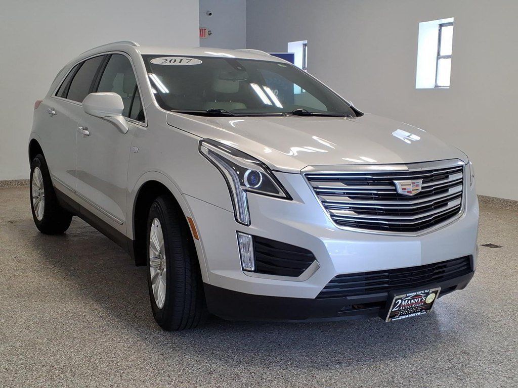 Used 2017 Cadillac XT5 FWD image 3
