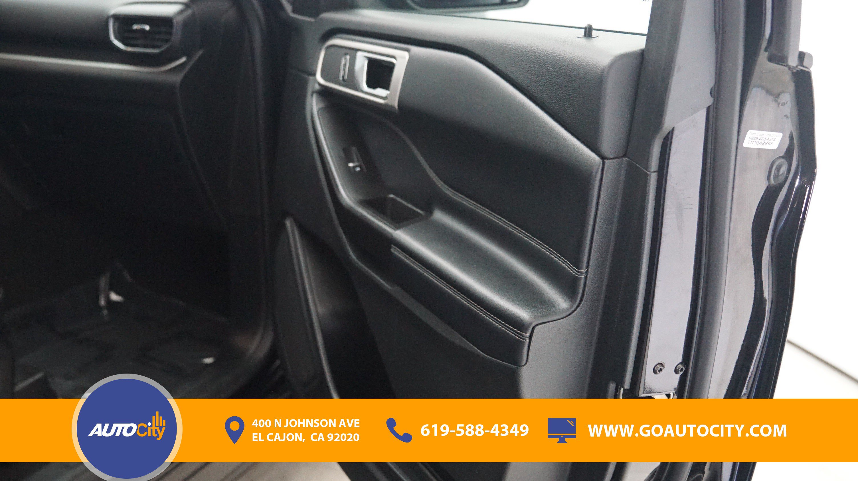 Used 2020 Ford Explorer XLT w/ Equipment Group 202A RWD image 18
