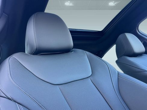 Used 2025 BMW i4 eDrive40 w/ Premium Package image 26