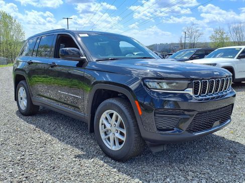 New 2026 Jeep Grand Cherokee Laredo X AWD/4WD image 4