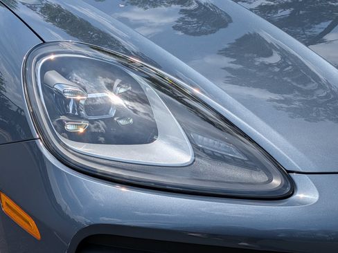 Certified 2020 Porsche Cayenne AWD/4WD image 27