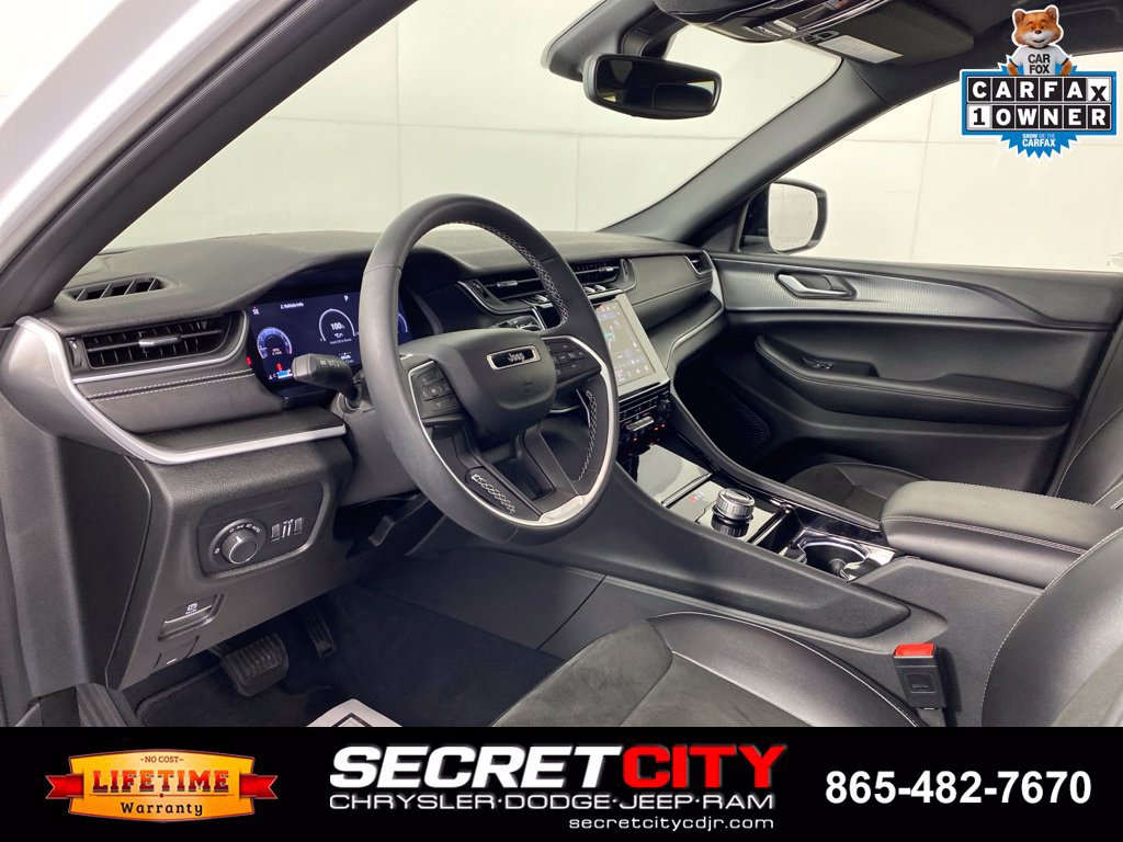 Used 2023 Jeep Grand Cherokee L Laredo AWD/4WD image 11