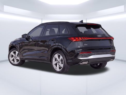 Certified 2025 Audi Q5 Premium Plus w/ Premium Plus AWD/4WD image 3