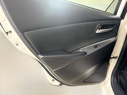 Used 2019 Toyota Yaris L image 26