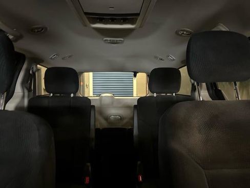 Used 2016 Dodge Grand Caravan SXT w/ Rear Park Assist Package image 16