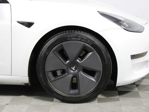 Used 2021 Tesla Model 3 Standard Range Plus RWD image 28
