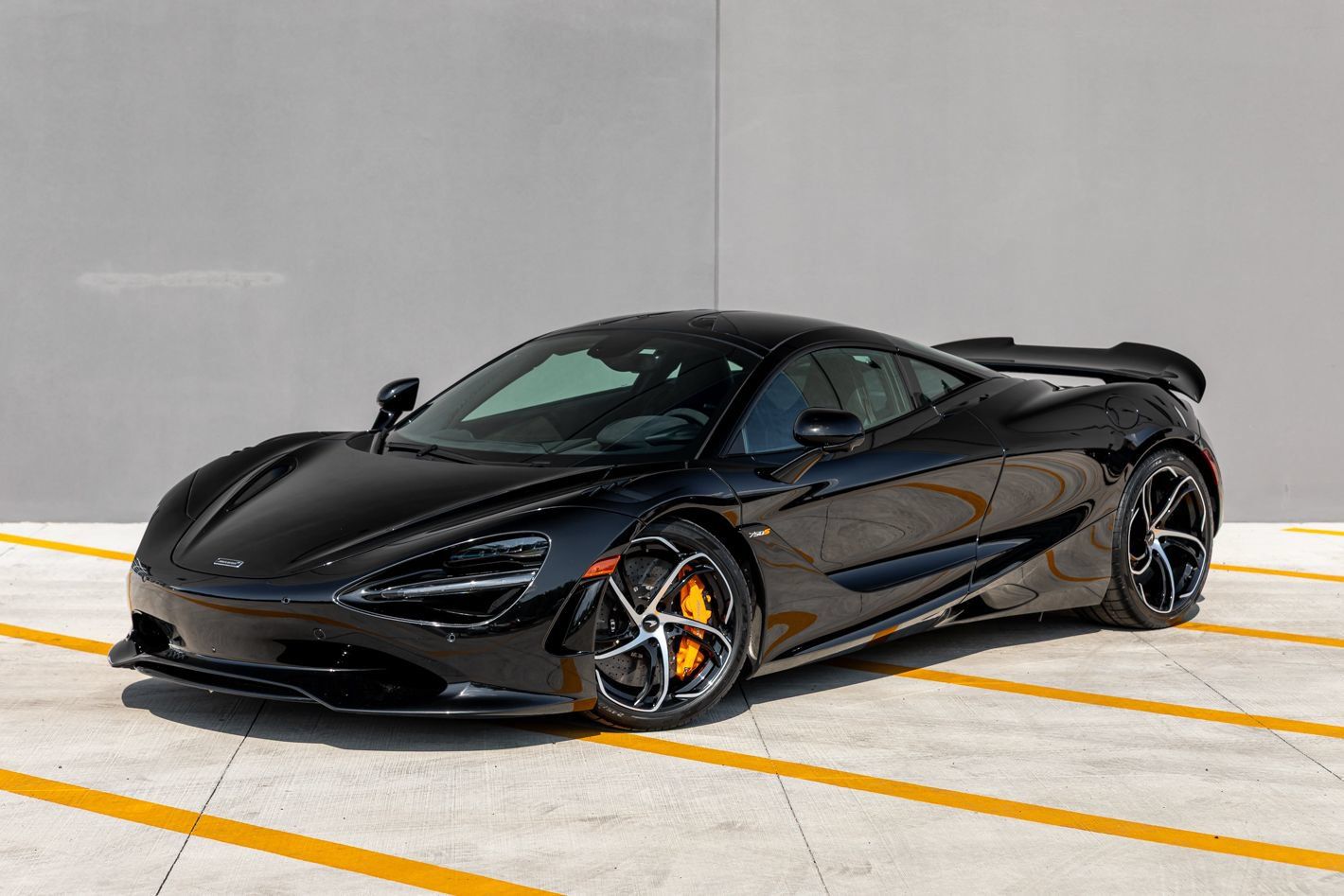 Used 2024 McLaren 750S RWD image 4