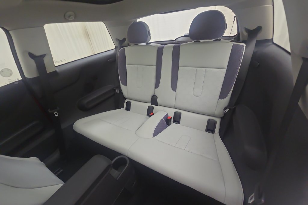 New 2027 MINI Cooper 2-Door Hardtop FWD image 25