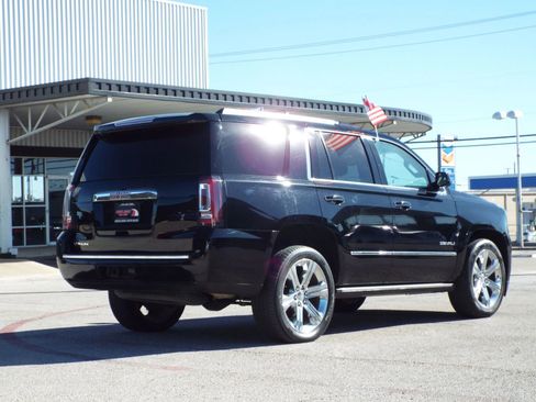 Used 2019 GMC Yukon Denali w/ Denali Ultimate Package image 5