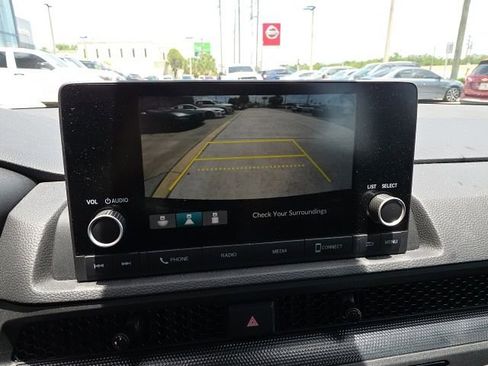 Used 2023 Honda CR-V LX image 19