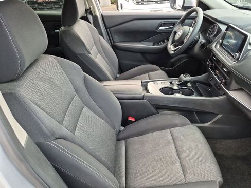 Used 2024 Nissan Rogue SV FWD image 21