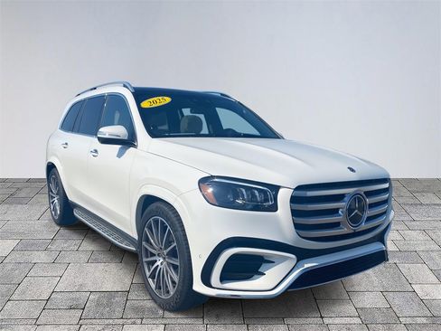 Used 2025 Mercedes-Benz GLS 580 4MATIC image 1