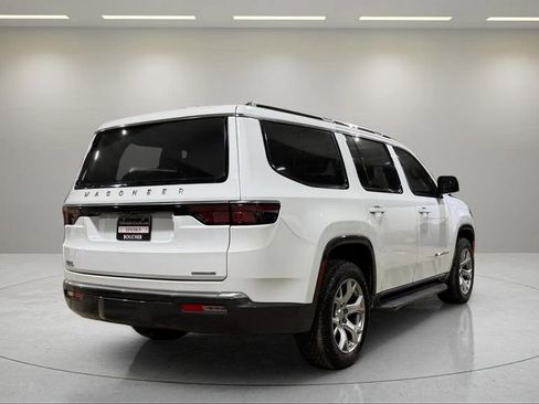 Used 2022 Jeep Wagoneer Series I w/ Premium Group I AWD/4WD image 3