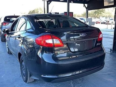 Used 2013 Ford Fiesta SE image 9