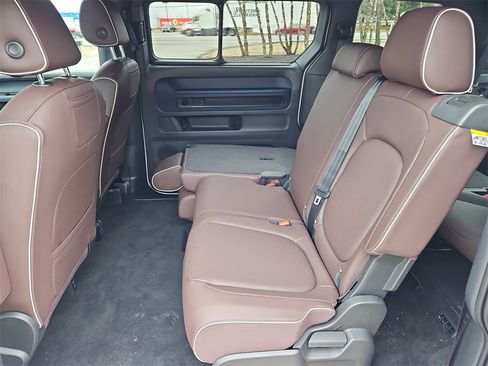 New 2025 Volkswagen ID. Buzz Pro S image 21