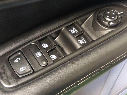 Used 2018 Jeep Compass Latitude w/ Popular Equipment Group FWD image 27