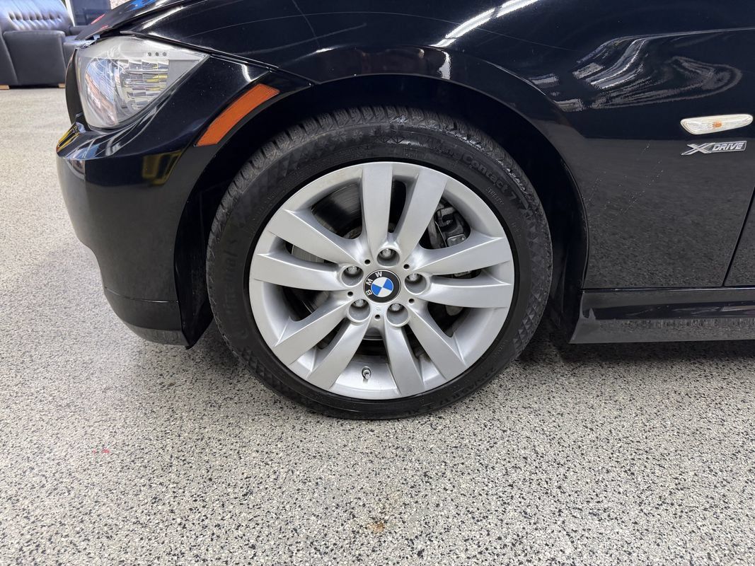 Used 2011 BMW 335i xDrive Sedan AWD/4WD image 33