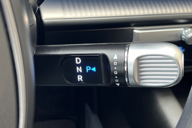 Certified 2025 Hyundai Ioniq 6 SE RWD image 26