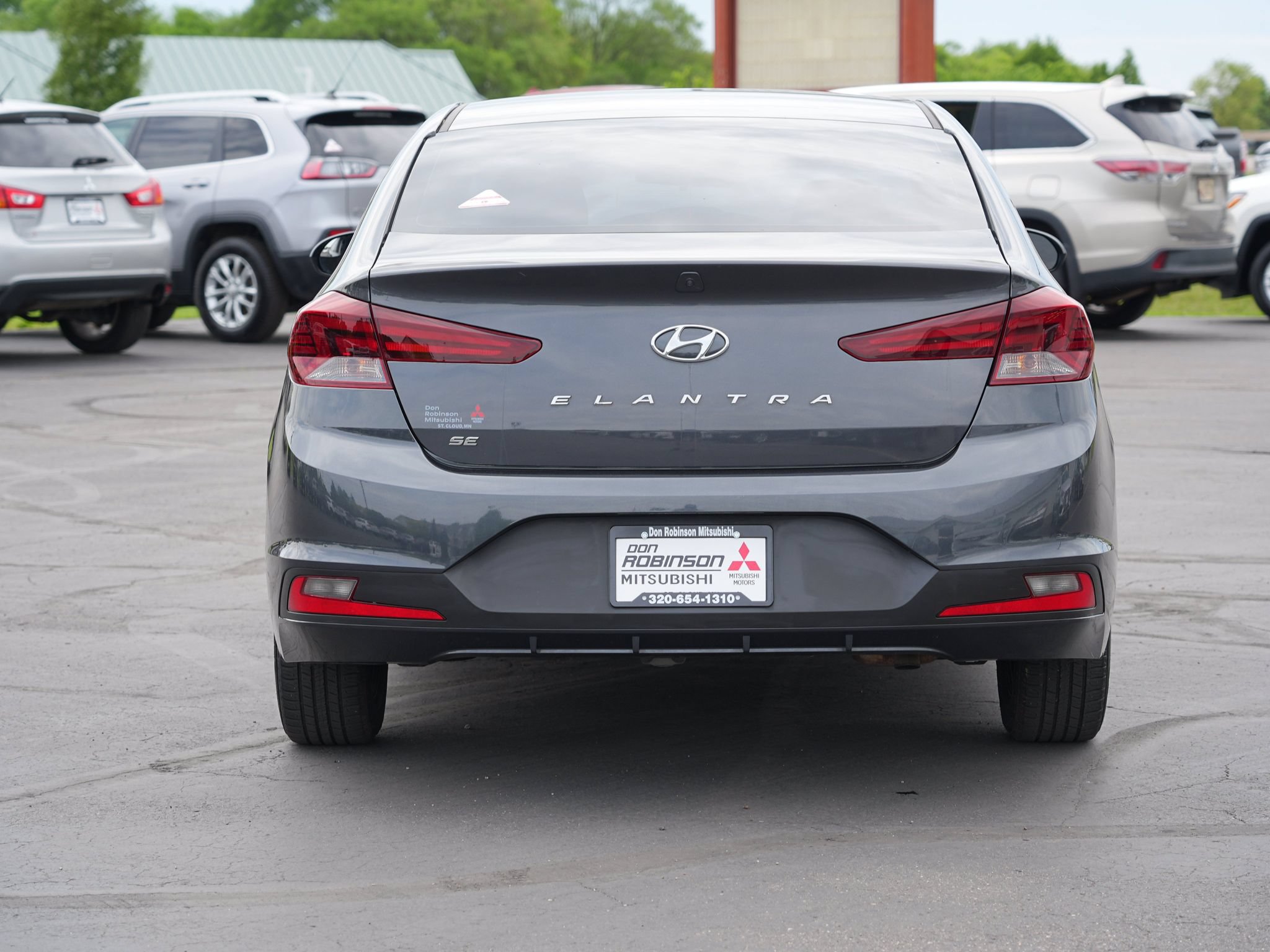 Used 2020 Hyundai Elantra SE FWD image 4