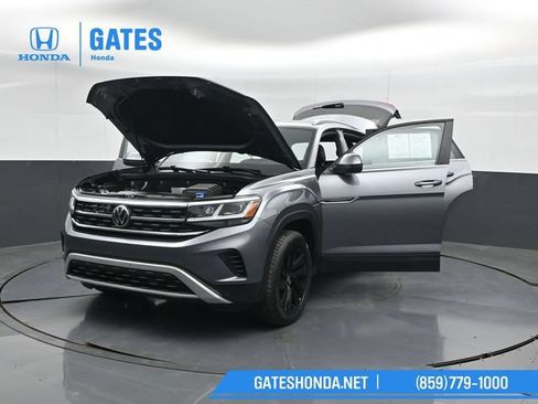 Used 2022 Volkswagen Atlas Cross Sport SE w/ Black Wheel Package AWD/4WD image 56