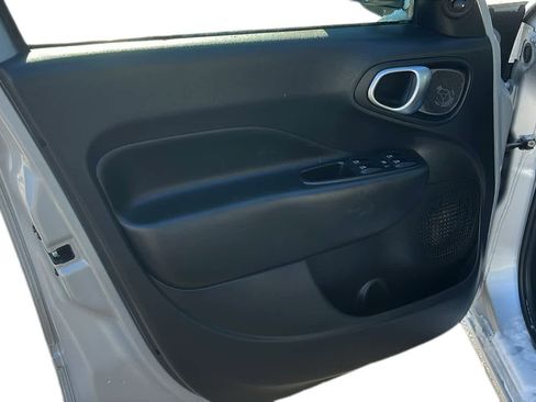 Used 2020 FIAT 500L Pop image 10