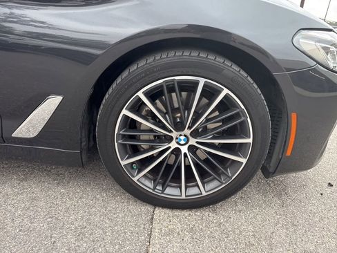 Certified 2022 BMW 530i w/ Executive Package image 3