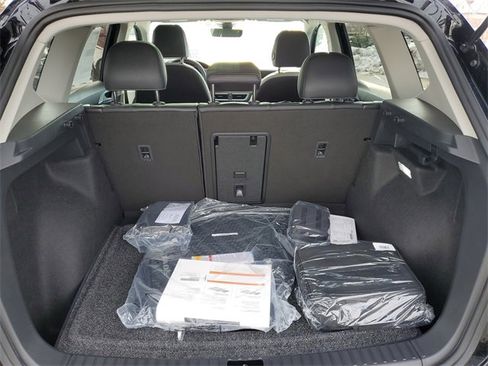 New 2026 Volkswagen Taos SE image 8