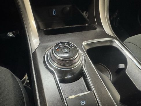 Used 2018 Ford Fusion SE w/ Fusion SE Technology Package image 24