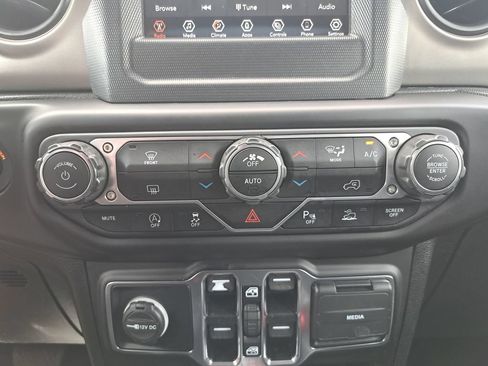 Used 2021 Jeep Gladiator Sport AWD/4WD image 20