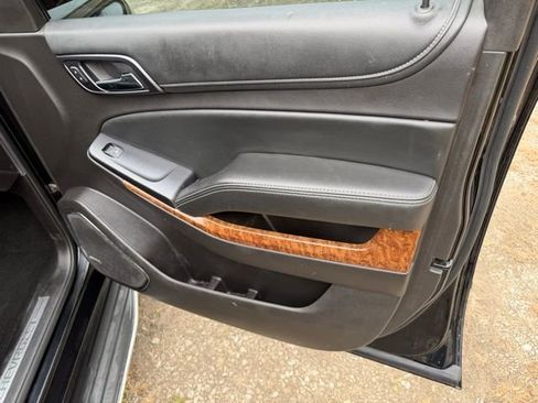 Used 2016 Chevrolet Suburban LTZ image 32