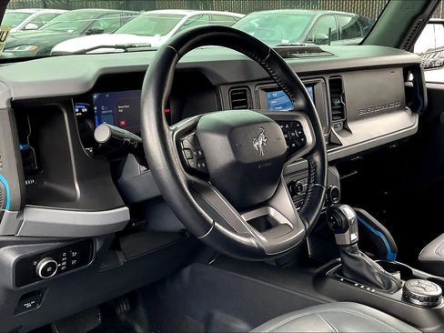 Used 2023 Ford Bronco Black Diamond image 17