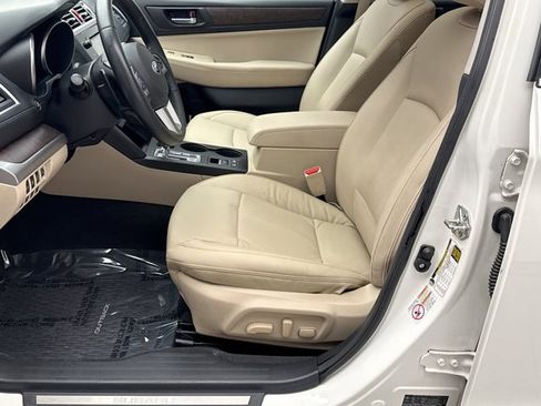 Used 2017 Subaru Outback 2.5i Limited AWD/4WD image 11