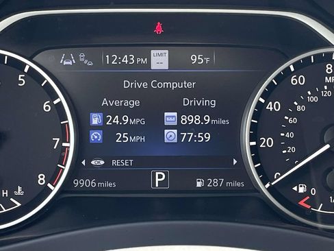 Used 2021 Nissan Murano SL w/ SL Moonroof Package FWD image 16