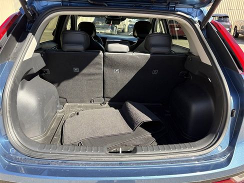 Used 2023 Kia Niro SX Touring image 28