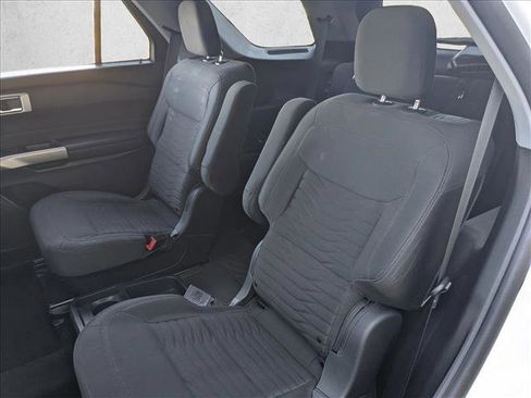 Used 2021 Ford Explorer XLT image 19