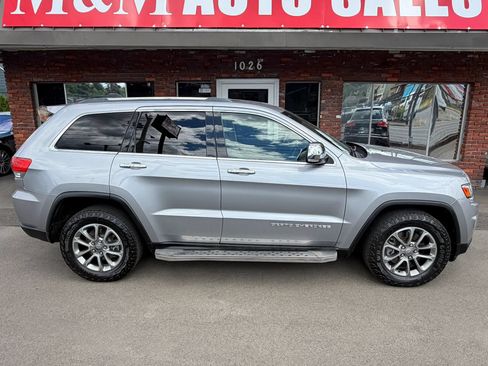 Used 2014 Jeep Grand Cherokee Limited w/ Luxury Group II AWD/4WD image 2