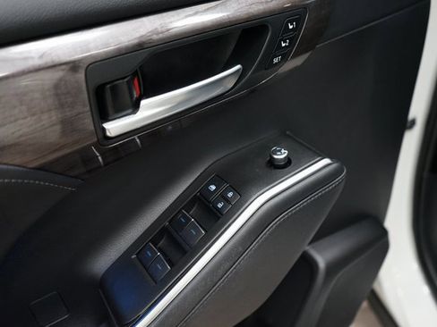 Used 2021 Toyota Highlander Platinum image 27