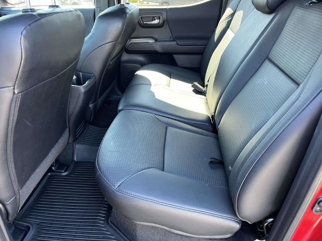 Used 2019 Toyota Tacoma TRD Off-Road AWD/4WD image 12